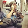 狂！紐約地鐵規定「寵物不落地」，這些主人出的爛招卻讓人笑噴XD