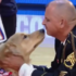 退役軍人等待服務犬18個月沒消息,受邀觀看紐約尼克籃球比賽,得到了他最好的夥伴和朋友