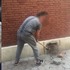 驚!!校園被踢爆用「水泥」封死流浪狗,動保團體到場破牆發現一具狗狗遺體...