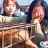 大群被偷走的黃金獵犬集體關籠子送往屠宰場,愛犬人士集體拼死救援掩面痛哭!