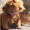 把小孩打扮成獅子去跟真正的獅子王做「近距離接觸」，沒想到獅子的反應讓人看了超級融化！