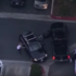 嫌犯當街劫車後想逃跑！以為跑得贏警察卻忘記還有「警犬」...下場真的是大快人心！