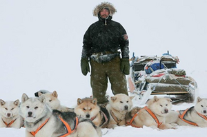 帥度堪比仲基歐爸！在酷寒極地值勤的狼之後裔，地表上獨一無二的軍方雪橇犬巡邏隊！