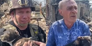 家被俄軍炸成廢墟！烏克蘭警消「徒手挖瓦礫」 活埋小黑狗奇蹟生還