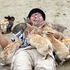 在這島上躺下來想拍張照片，這群「兔兔喪屍」馬上爬滿你全身....網友表示:「超萌殭屍軍團！」（影片）
