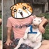 都說狗會像主人，一開始還以為是個性...結果這個主人抬頭後，瞬間所有的笑點都被戳中了！